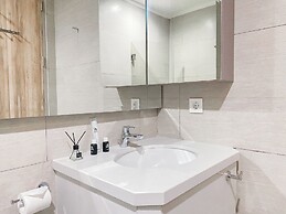 Elegant 3Br With Private Lift And Extra Room Menara Jakarta Kemayoran 