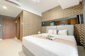 Homey And Cozy Living Studio At West Vista Apartment