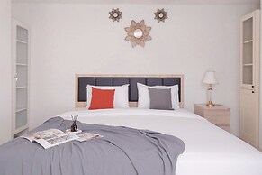 Comfortable And Homey 1Br Tamansari Bintaro Mansion Apartment