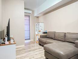 Comfy And Well Furnished 2Br Springlake Summarecon Bekasi Apartment