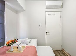 Comfy And Well Furnished 2Br Springlake Summarecon Bekasi Apartment