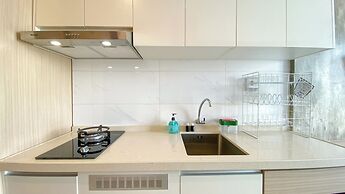 Homey And Clean Studio At Sky House Alam Sutera Apartment