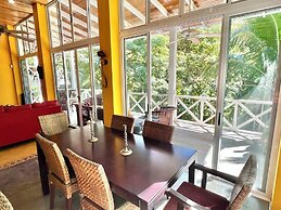 Casa Amable by Ronny's place - Manuel Antonio