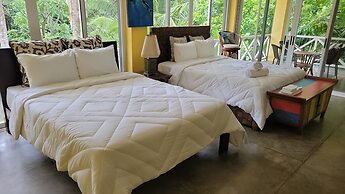 Casa Amable by Ronny's place - Manuel Antonio