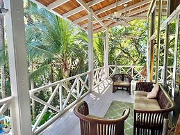Casa Amable by Ronny's place - Manuel Antonio