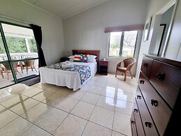 Natura Nikao Beach Villa