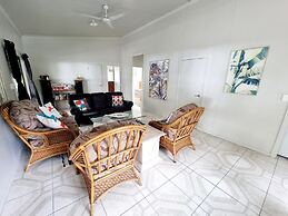 Natura Nikao Beach Villa