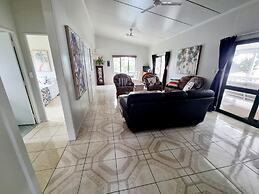 Natura Nikao Beach Villa