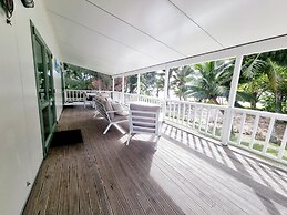 Natura Nikao Beach Villa