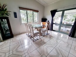 Natura Nikao Beach Villa