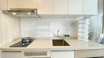 Warm And Homey Studio At Sky House Alam Sutera Apartment