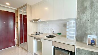 Warm And Homey Studio At Sky House Alam Sutera Apartment