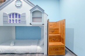 Spacious And Comfy 3Br At M-Town Signature Apartment