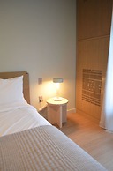 Stonebreaker Hotel