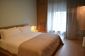 Stonebreaker Hotel