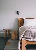 Stonebreaker Hotel