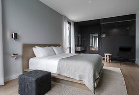Stonebreaker Hotel