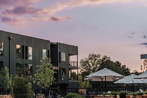 Stonebreaker Hotel