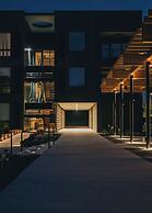 Stonebreaker Hotel