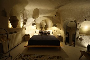 Potamia Cave Suites