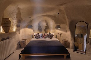 Potamia Cave Suites