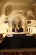 Potamia Cave Suites