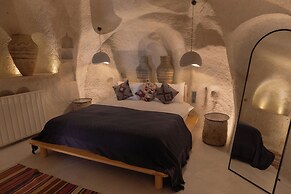 Potamia Cave Suites