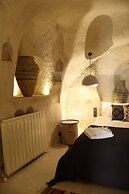 Potamia Cave Suites