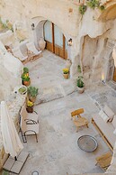 Potamia Cave Suites