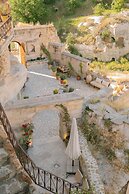 Potamia Cave Suites