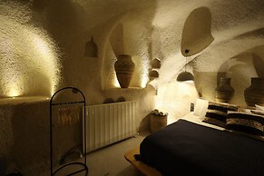 Potamia Cave Suites