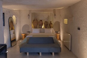 Potamia Cave Suites