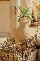 Potamia Cave Suites