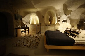 Potamia Cave Suites