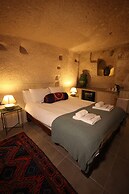 Potamia Cave Suites