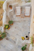 Potamia Cave Suites