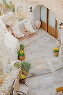 Potamia Cave Suites