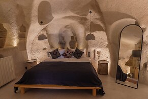 Potamia Cave Suites
