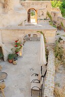 Potamia Cave Suites