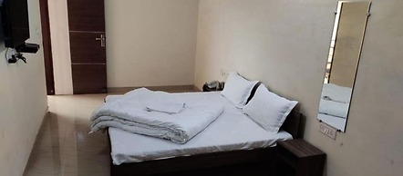 Goroomgo Hotel Gopi Dham Ashram Haridwar