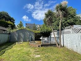 Charming 4-bed House in Sheffield
