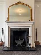 Charming 4-bed House in Sheffield