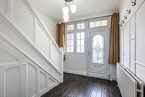 Charming 4-bed House in Sheffield