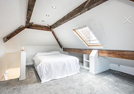 Charming 4-bed House in Sheffield