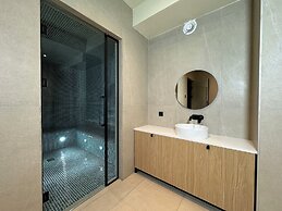 Tbilisi Edition - Design Hotel