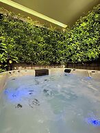 Tbilisi Edition - Design Hotel