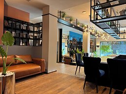 Tbilisi Edition - Design Hotel