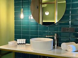 Tbilisi Edition - Design Hotel