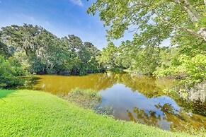 Fernandina Beach Condo w/ Pool + Path to Beach!