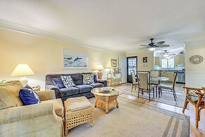 Fernandina Beach Condo w/ Pool + Path to Beach!
